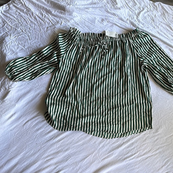 H&M Tops - H&M off the shoulder, silk green and cream top. Size 8